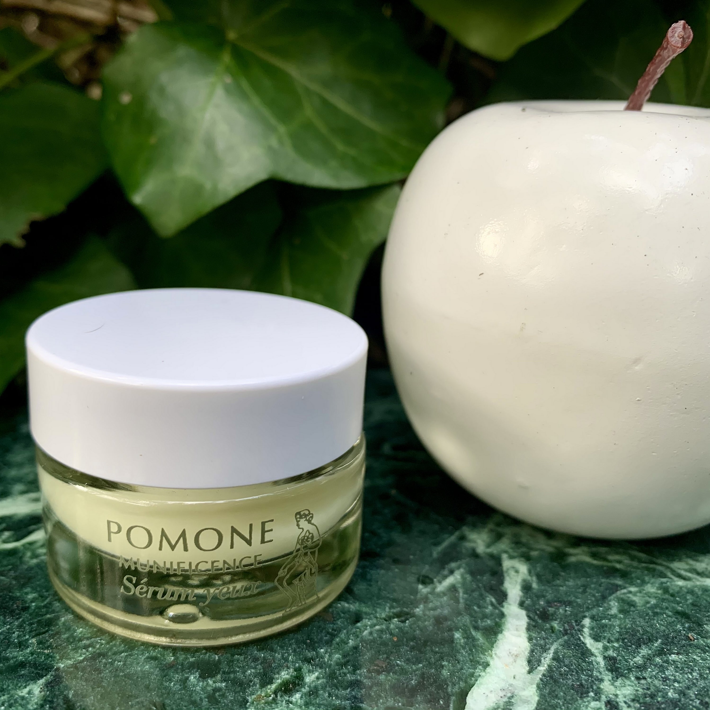 Sérum Contour des Yeux Anti-Âge à la Pomme – POMONE Paris